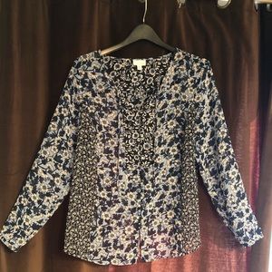 J Jill Sheer Size Med Blue Floral Peasant Blouse with Button Placket